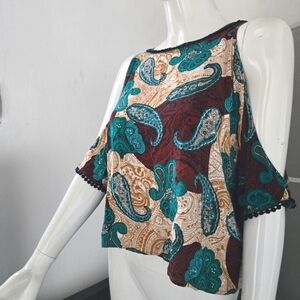 Valija Boho Paisley Cold Shoulder Top Neutral Teal Scoop Back Small